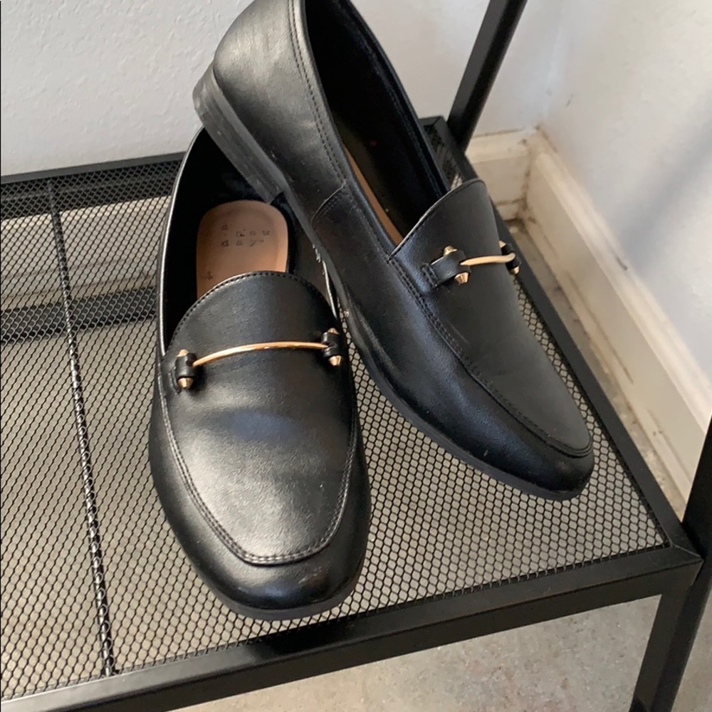 A new day work shoes